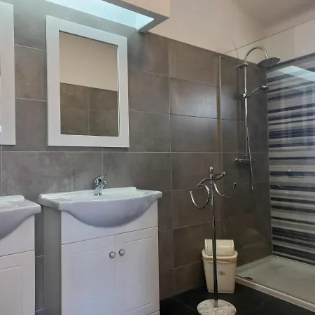 Casa Pomba, 2 Bed Villa With Pool, Walking Distance From Golf Course And Beach *