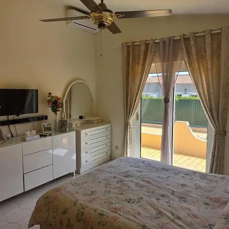 Casa Pomba, 2 Bed Villa With Pool, Walking Distance From Golf Course And Beach カルヴォエイロ